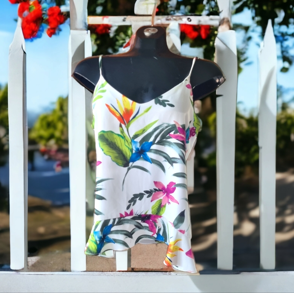 🌟3/$40 Sale!Mix & Match🌟 C&E Tropical Floral Sleeveless Top